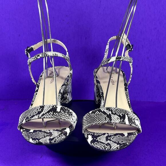 Pelle Moda Snake Print Alicia Open Toe Block Heeled Sandal Shoe Size 10M-NEW - Picture 2 of 9
